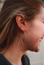 Load image into Gallery viewer, The Julia Drop Earring
